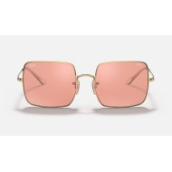 SQUARE 1971 MIRROR EVOLVE
Lenses: Pink Photochromic Mirror  +  Frame: Shiny Gold