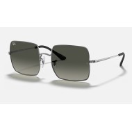 Square 1971 @collection
Lenses: Grey Gradient  +  Frame: Gunmetal