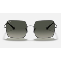 Square 1971 @collection
Lenses: Grey Gradient  +  Frame: Gunmetal