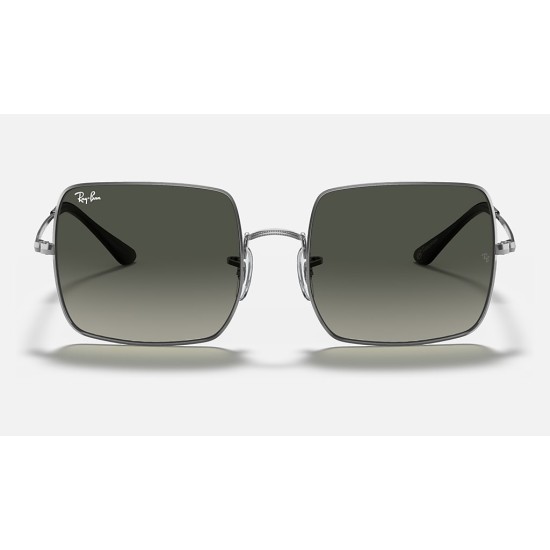 Square 1971 @collection
Lenses: Grey Gradient  +  Frame: Gunmetal