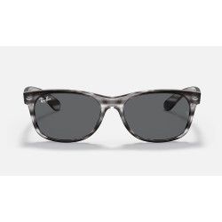 NEW WAYFARER COLOR MIX
Lenses: Dark Grey Classic  +  Frame: Striped Grey