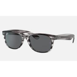 NEW WAYFARER COLOR MIX
Lenses: Dark Grey Classic  +  Frame: Striped Grey