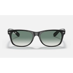 NEW WAYFARER FLASH GRADIENT LENSES
Lenses: Green Gradient  +  Frame: Black