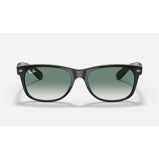 NEW WAYFARER FLASH GRADIENT LENSES
Lenses: Green Gradient  +  Frame: Black