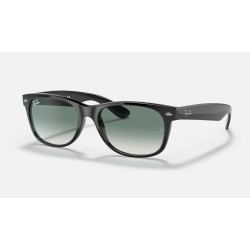 NEW WAYFARER FLASH GRADIENT LENSES
Lenses: Green Gradient  +  Frame: Black