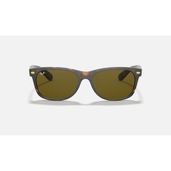 RB2132M SCUDERIA FERRARI COLLECTION
Lenses: Brown Classic B-15  +  Frame: Tortoise