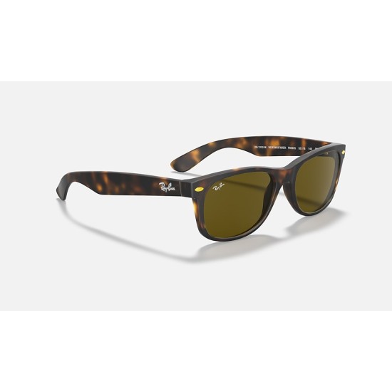 RB2132M SCUDERIA FERRARI COLLECTION
Lenses: Brown Classic B-15  +  Frame: Tortoise