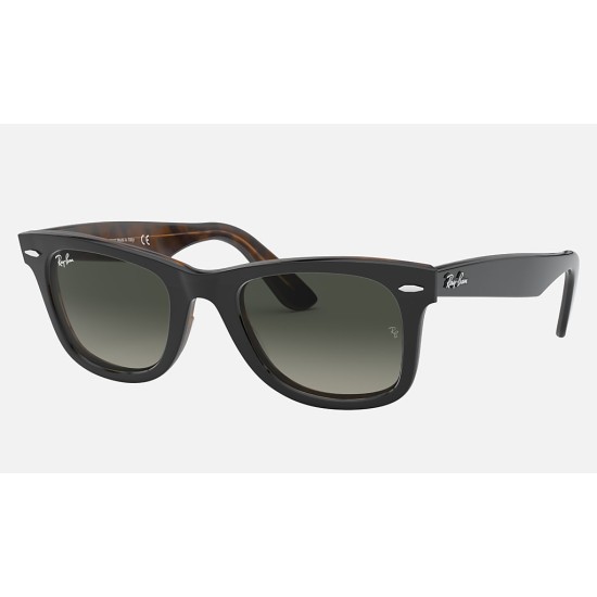 ORIGINAL WAYFARER COLOR MIX
Lenses: Grey Gradient  +  Frame: Grey