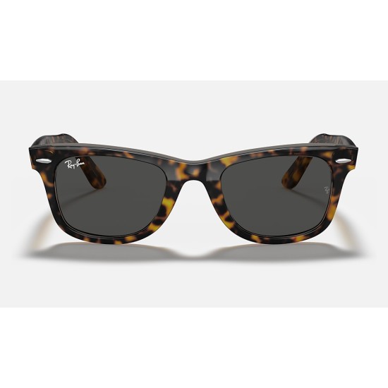 ORIGINAL WAYFARER BICOLOR
Lenses: Dark Grey Classic  +  Frame: Tortoise