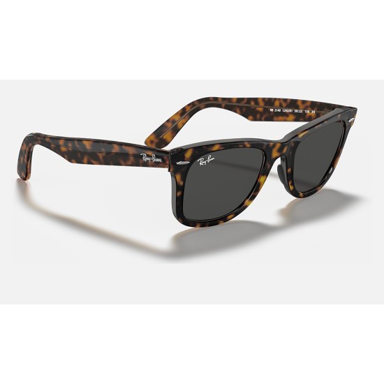 ORIGINAL WAYFARER BICOLOR
Lenses: Dark Grey Classic  +  Frame: Tortoise