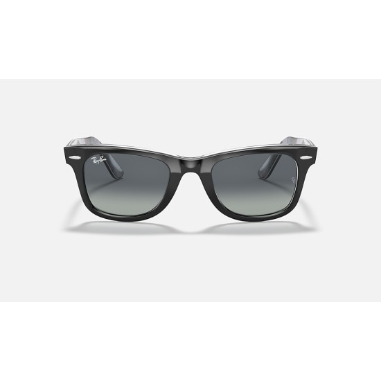 ORIGINAL WAYFARER COLOR MIX
Lenses: Light Grey Gradient  +  Frame: Black