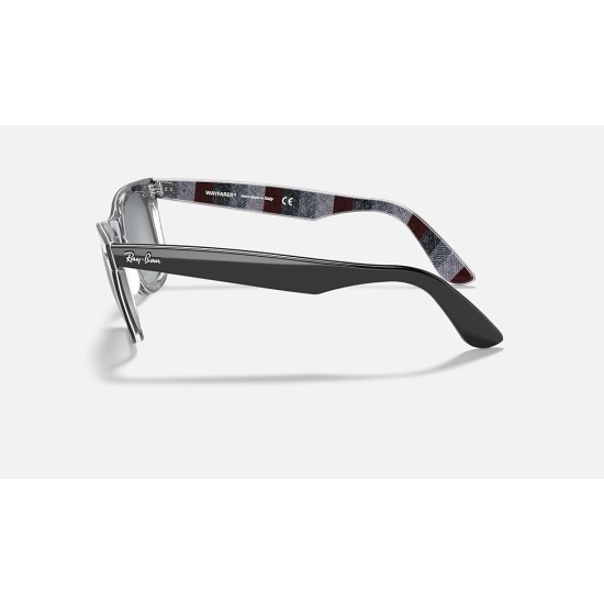 ORIGINAL WAYFARER COLOR MIX
Lenses: Light Grey Gradient  +  Frame: Black