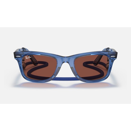 ORIGINAL WAYFARER COLORBLOCK
Lenses: Red Classic  +  Frame: Transparent Blue