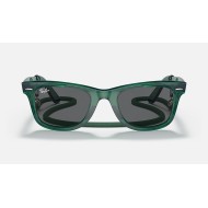 ORIGINAL WAYFARER COLORBLOCK
Lenses: Dark Grey Classic  +  Frame: Transparent Green