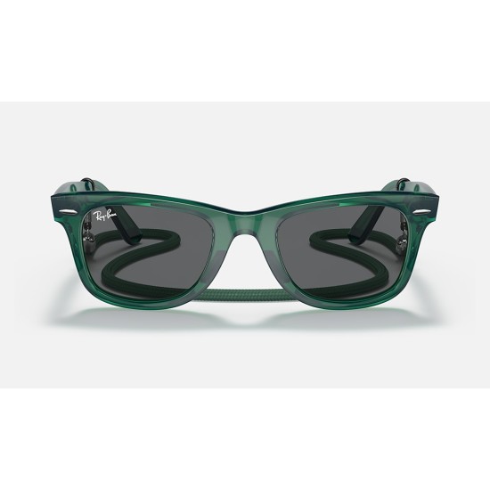 ORIGINAL WAYFARER COLORBLOCK
Lenses: Dark Grey Classic  +  Frame: Transparent Green