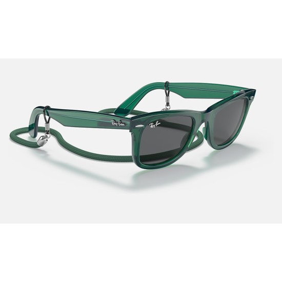 ORIGINAL WAYFARER COLORBLOCK
Lenses: Dark Grey Classic  +  Frame: Transparent Green
