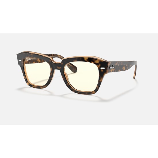 STATE STREET BLUE-LIGHT CLEAR EVOLVE
Lenses: Grey Clear Photocromic with Blue-Light Filter  +  Frame: Tortoise