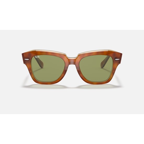 STATE STREET
Lenses: Light Green Classic  +  Frame: Tortoise