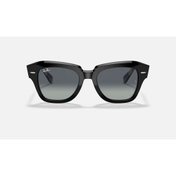 State Street
Lenses: Light Grey Gradient  +  Frame: Black