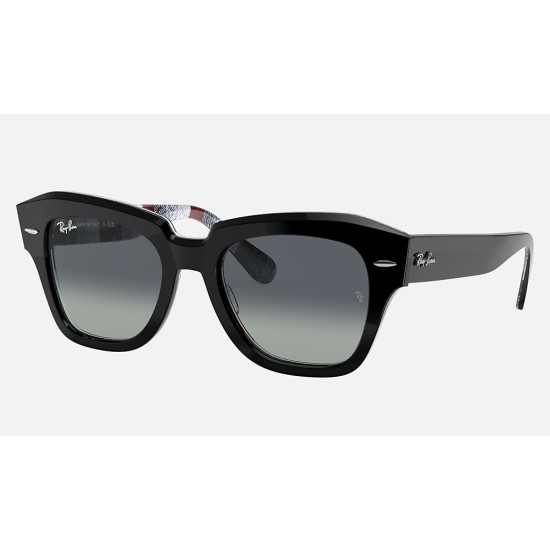 State Street
Lenses: Light Grey Gradient  +  Frame: Black