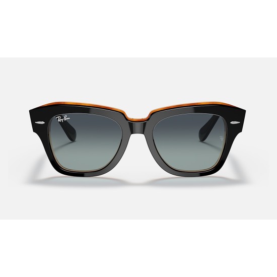 STATE STREET
Lenses: Grey/Blue Gradient  +  Frame: Black