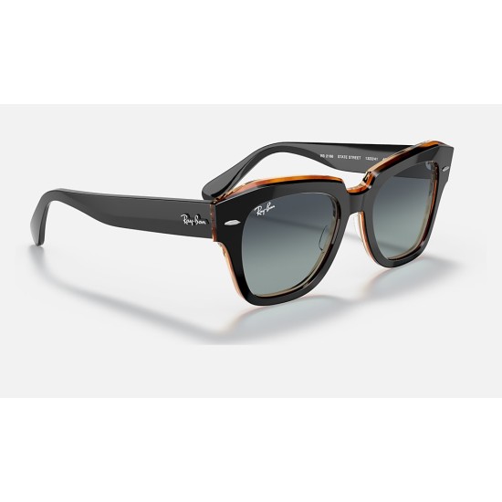 STATE STREET
Lenses: Grey/Blue Gradient  +  Frame: Black