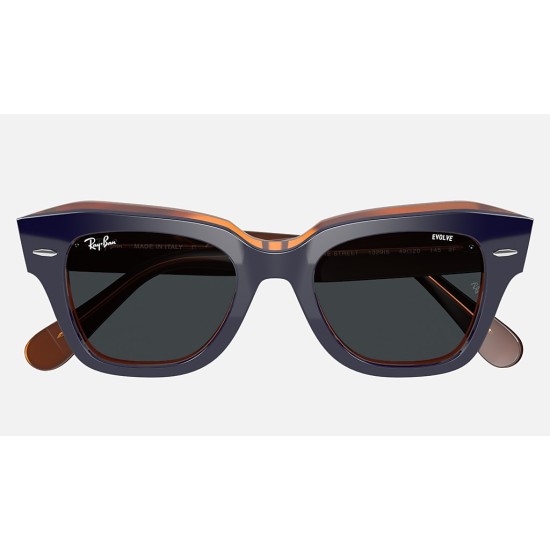 STATE STREET ORANGE FLUO
Lenses: Blue Photochromic Classic  +  Frame: Blue on Orange Fluo