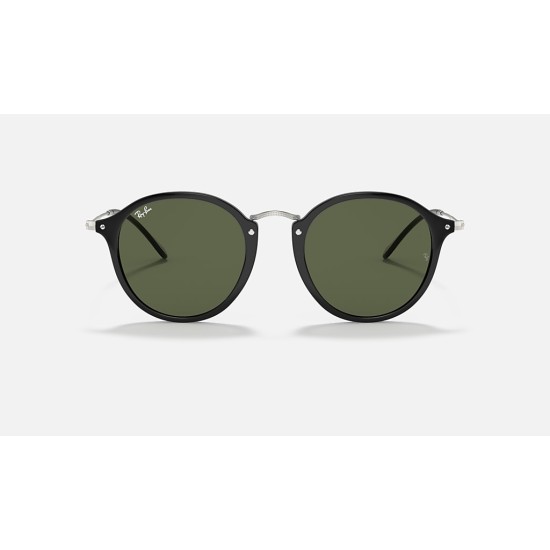 ROUND FLECK
Lenses: Green Classic G-15  +  Frame: Black