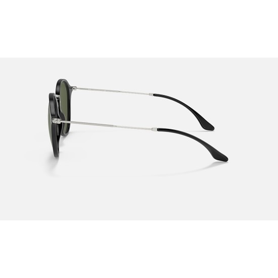ROUND FLECK
Lenses: Green Classic G-15  +  Frame: Black