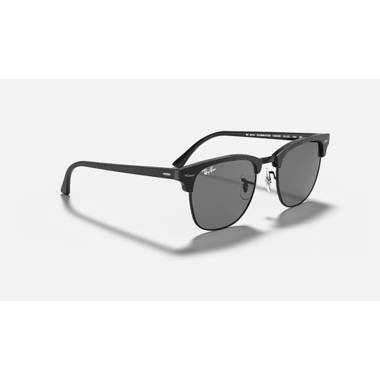 CLUBMASTER MARBLE
Lenses: Dark Grey Classic  +  Frame: Wrinkled Black