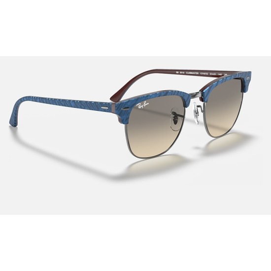 CLUBMASTER MARBLE
Lenses: Light Grey Gradient  +  Frame: Wrinkled Blue