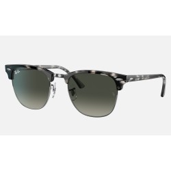 CLUBMASTER FLECK
Lenses: Grey Gradient  +  Frame: Grey Havana