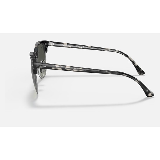 CLUBMASTER FLECK
Lenses: Grey Gradient  +  Frame: Grey Havana