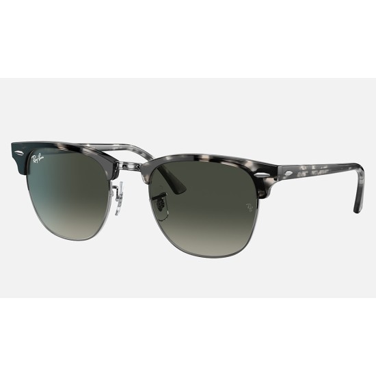 CLUBMASTER FLECK
Lenses: Grey Gradient  +  Frame: Grey Havana