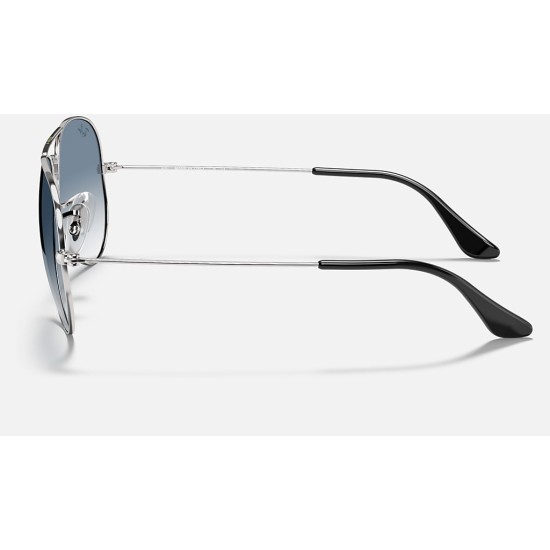 AVIATOR GRADIENT
Lenses: Light Blue Gradient  +  Frame: Silver