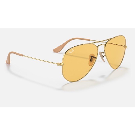 AVIATOR AMBERMATIC
Lenses: Yellow Photochromic Classic  +  Frame: Gold