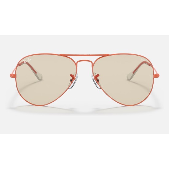 AVIATOR SOLID EVOLVE
Lenses: Light Brown Photochromic Classic  +  Frame: Red