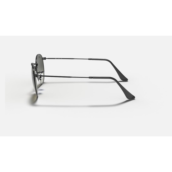 ROUND FLAT LENSES
Lenses: Grey Gradient  +  Frame: Black