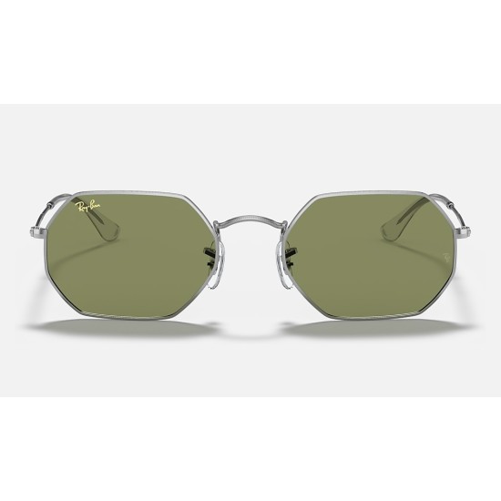 OCTAGONAL LEGEND GOLD
Lenses: Light Green Classic  +  Frame: Silver