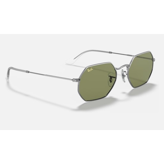 OCTAGONAL LEGEND GOLD
Lenses: Light Green Classic  +  Frame: Silver
