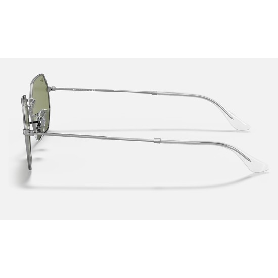 OCTAGONAL LEGEND GOLD
Lenses: Light Green Classic  +  Frame: Silver