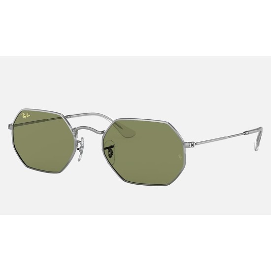 OCTAGONAL LEGEND GOLD
Lenses: Light Green Classic  +  Frame: Silver