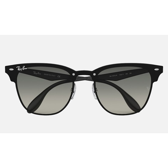BLAZE CLUBMASTER
Lenses: Grey Gradient  +  Frame: Black