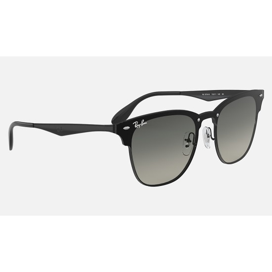 BLAZE CLUBMASTER
Lenses: Grey Gradient  +  Frame: Black