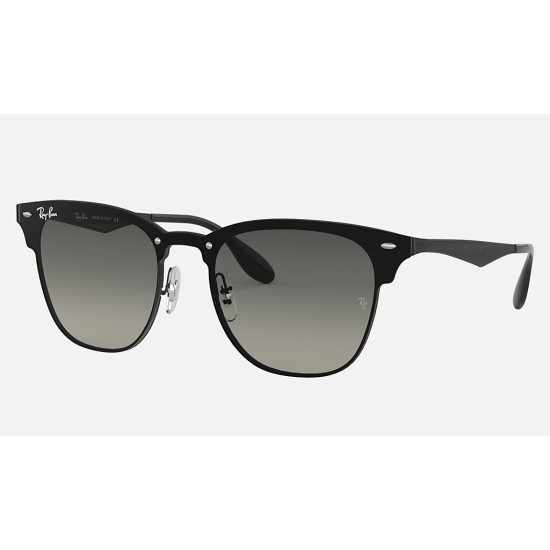 BLAZE CLUBMASTER
Lenses: Grey Gradient  +  Frame: Black