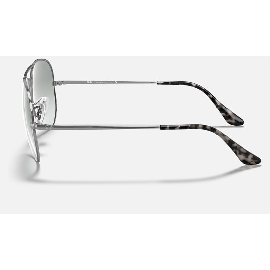 RB3689 WASHED EVOLVE
Lenses: Light Blue Photochromic Gradient  +  Frame: Silver