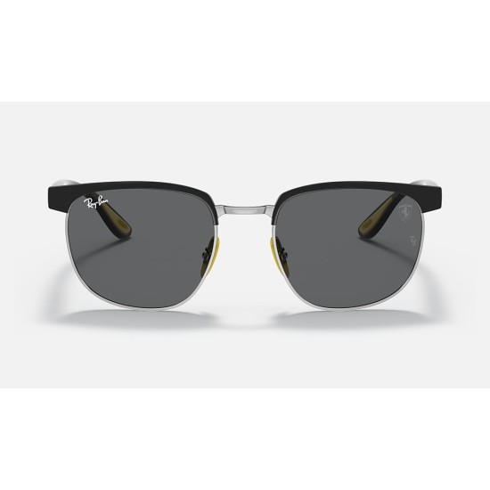 Scuderia Ferrari LTD | Customized by Carlos Sainz
Lenses: Grey Classic  +  Frame: Black On Silver