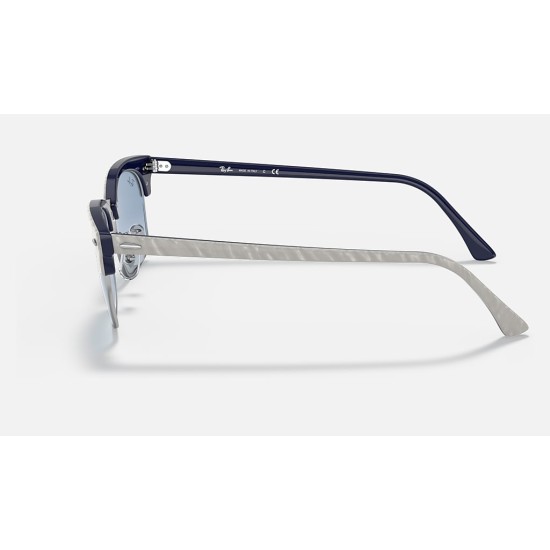 CLUBMASTER SQUARE
Lenses: Light Blue Gradient  +  Frame: Wrinkled Light Grey