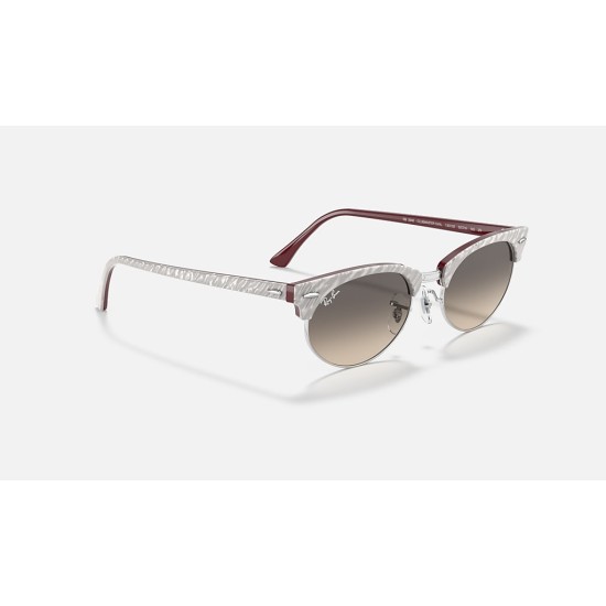 Clubmaster Oval
Lenses: Light Grey Gradient  +  Frame: Wrinkled Light Grey