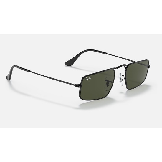 Julie
Lenses: Green Classic G-15  +  Frame: Black
